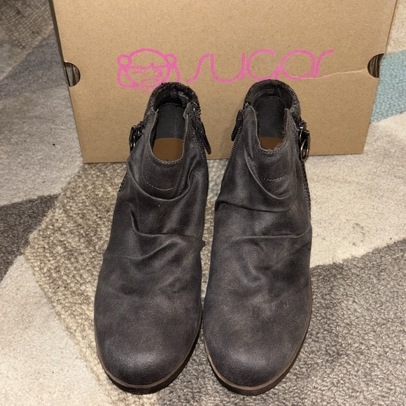 Sugar grey suede feel fabric booties 8 1/2 8.5 zip up inside faux zip outside - Picture 2 of 7